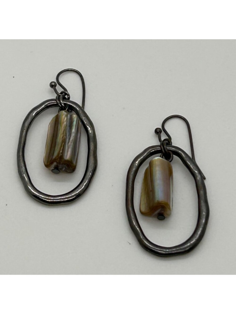 Handmade Silver Tone Earrings Mother Of Pearl Abalone Shell Oval Frame Dangle - Picture 3 of 10